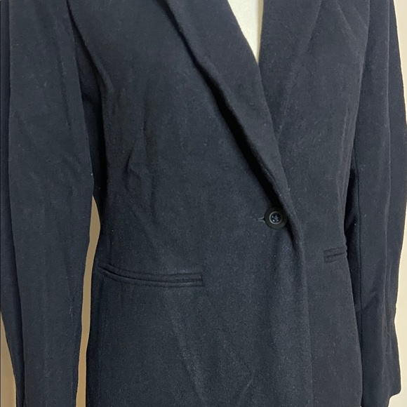 Classic Black Women's Blazer - Picture 5 of 10